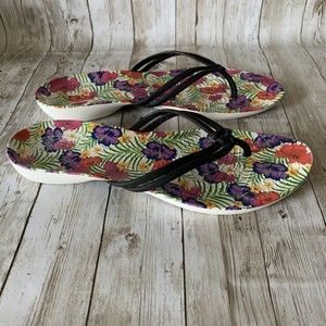 CROCS Women Isabella flip flops size 8 Jelly Floral slip on sandals white black